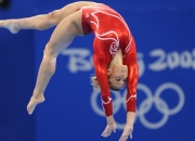 开云体育在线-双重征服，当篮球骑士驶入F1街道