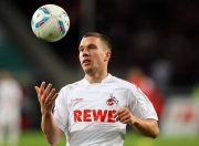 开云sport-当银河战舰在绿茵街道完成致命超车—皇马vs阿森纳的F1式战术对决