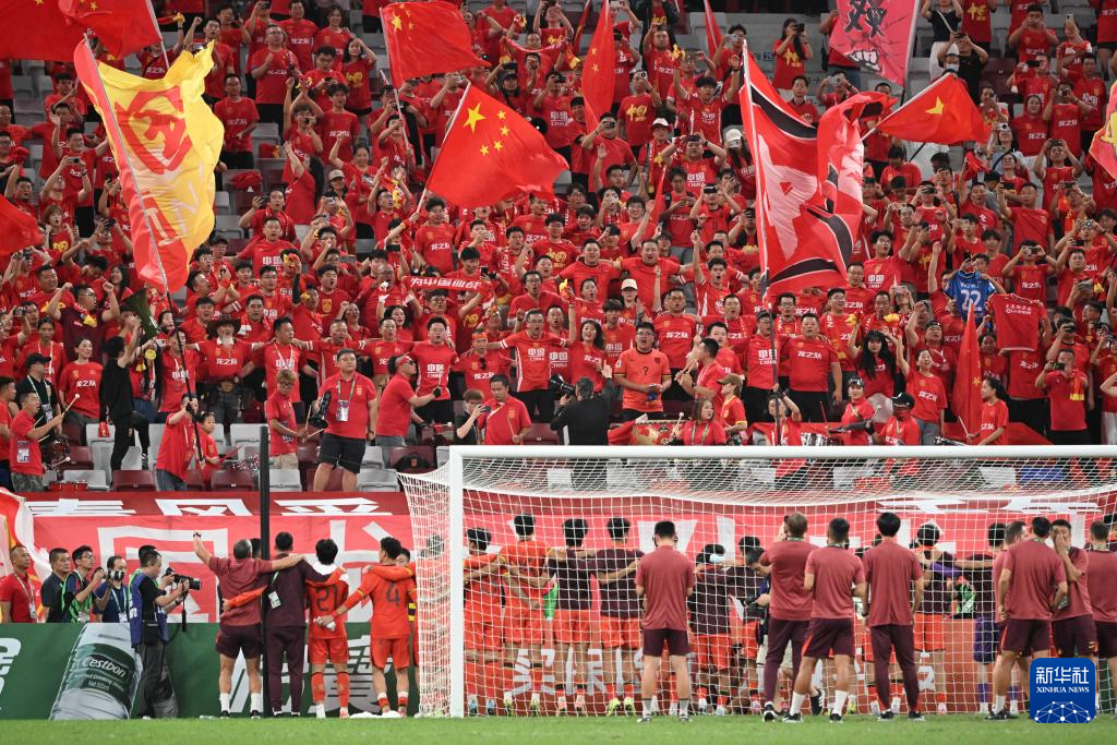 铁血奋战,球队终极胜利晋级足球赛决赛的简单介绍 铁血奋战,球队终极胜利晋级足球赛决赛的简单介绍