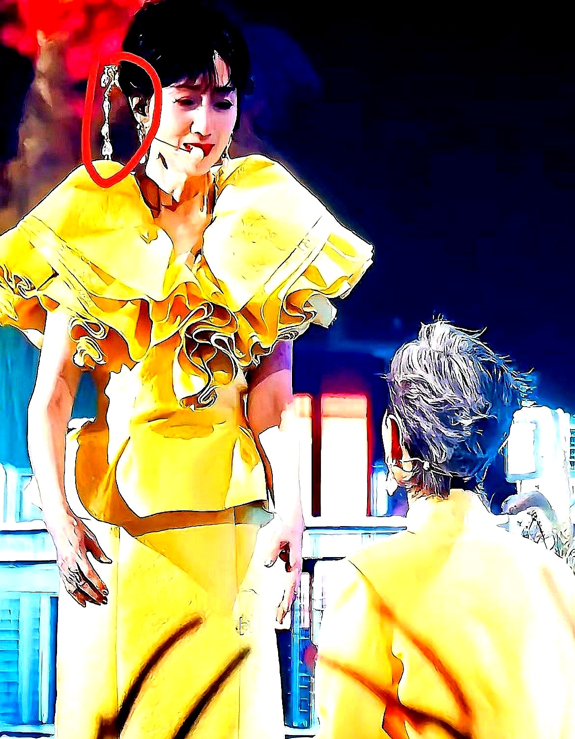 舞台上的较量展现出了悲欢离合，令人感叹的简单介绍