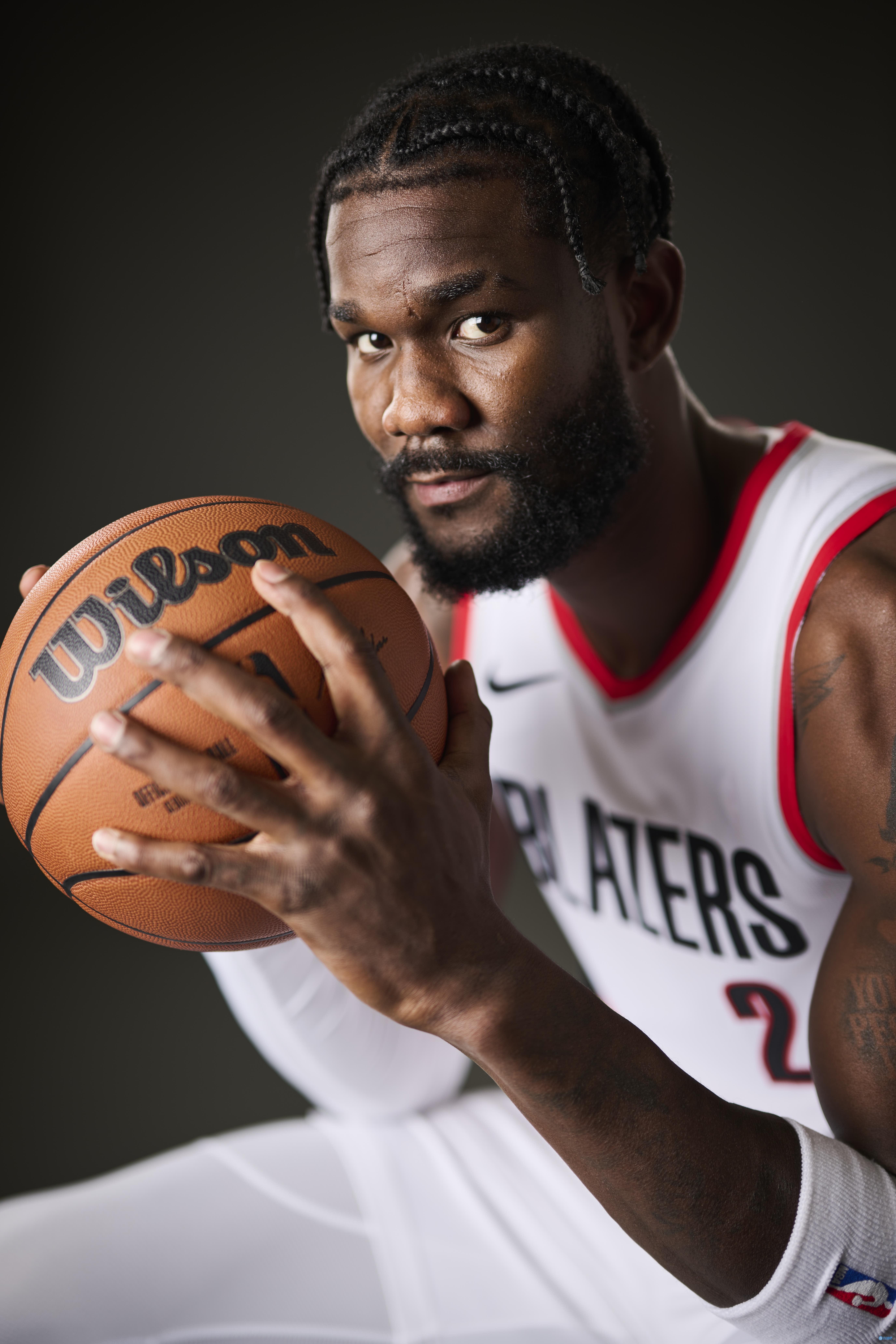 公牛后卫艾顿完成火箭对手逆袭的简单介绍