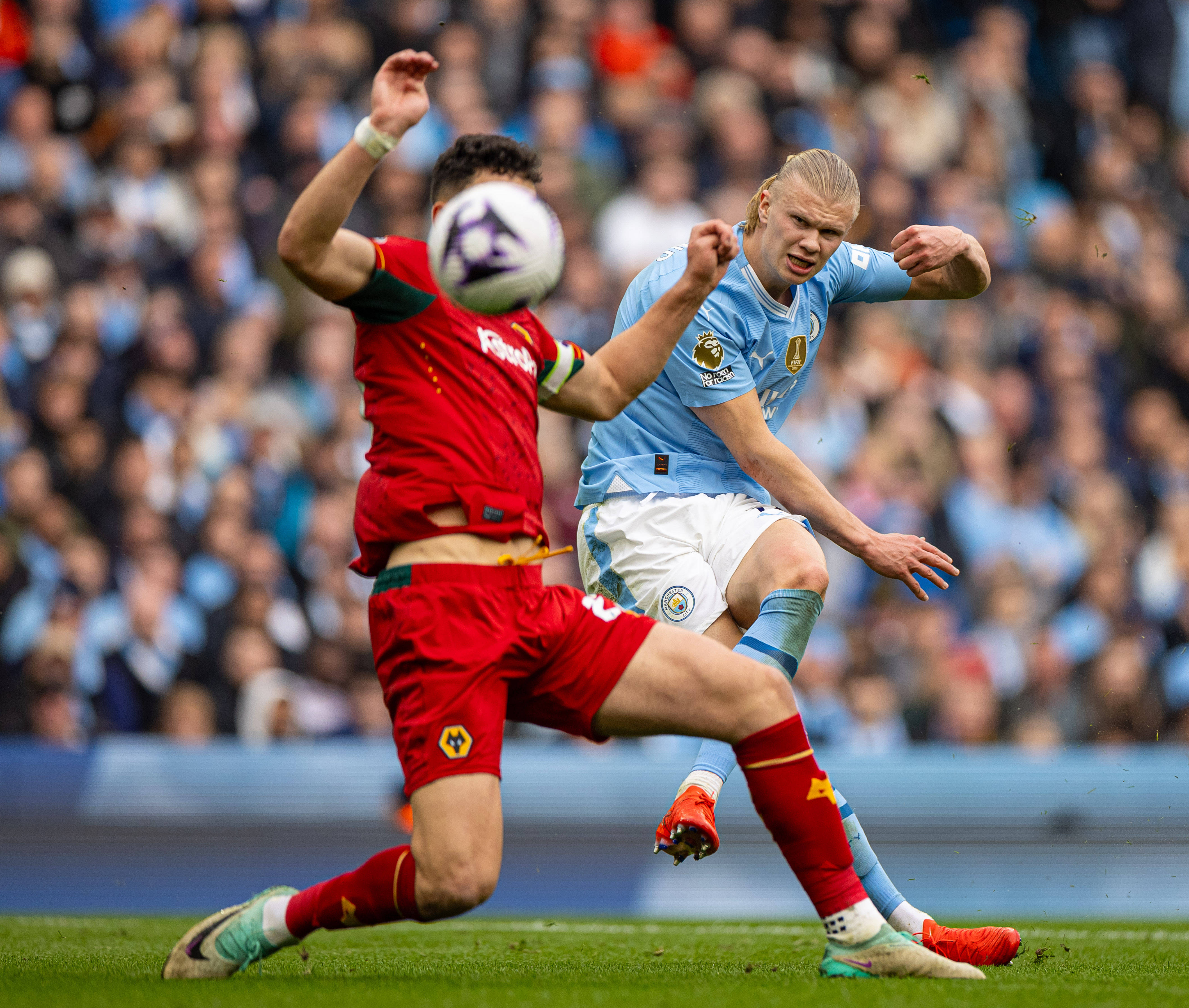 狼队做客击败曼联，历史性胜利