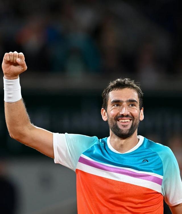 赛车选手爆冷获胜，专家预测失准