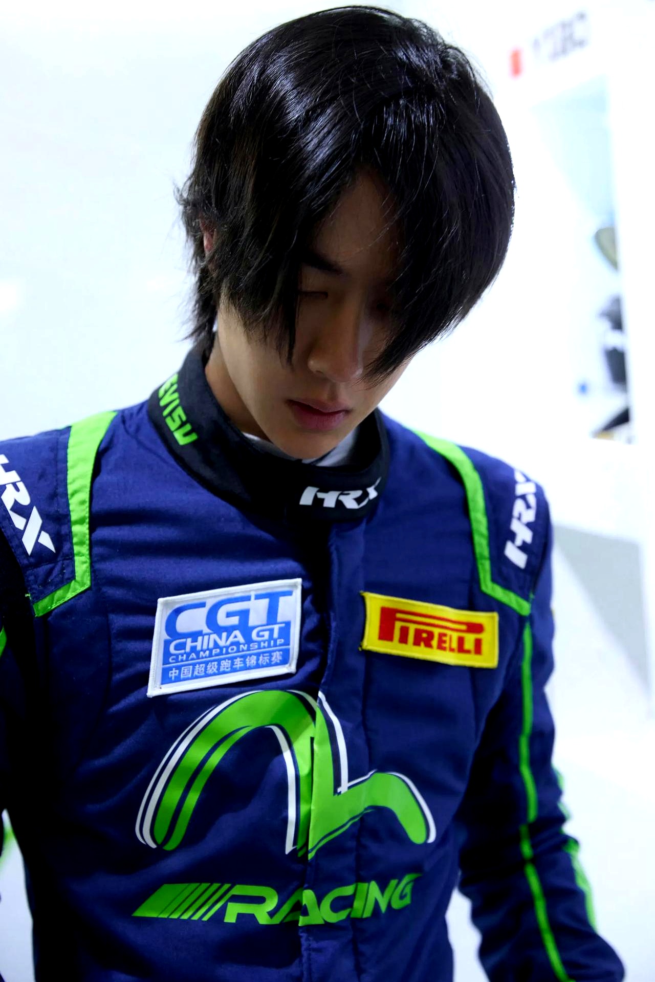 赛车明星选手受伤退赛，引发热议