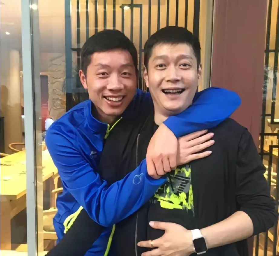 中国队横扫英格兰队，许昕惊艳四座