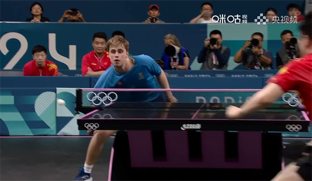 英格兰队绝杀瑞典队，马龙高光表现