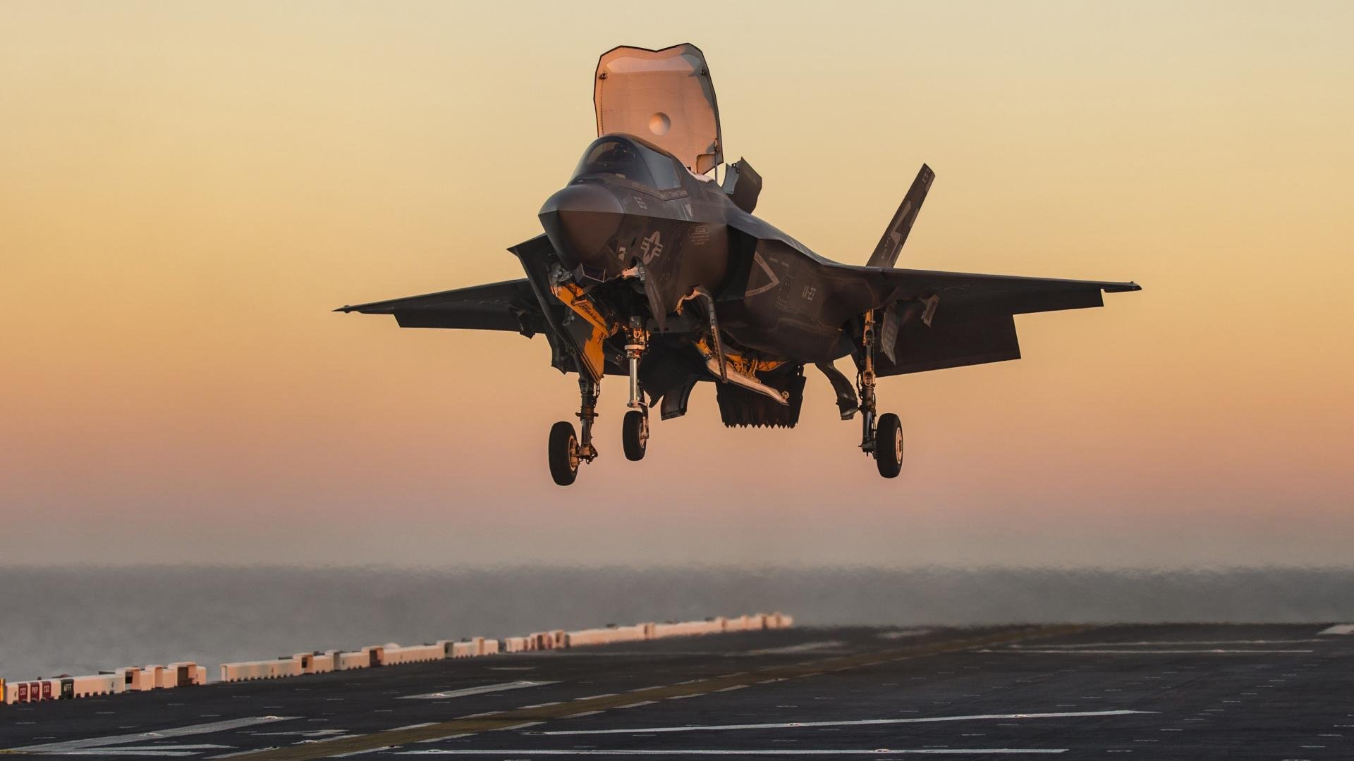 凌晨三场硬仗，曼城拖住阿森纳，拜仁绝境求生，土耳其客场狂飙