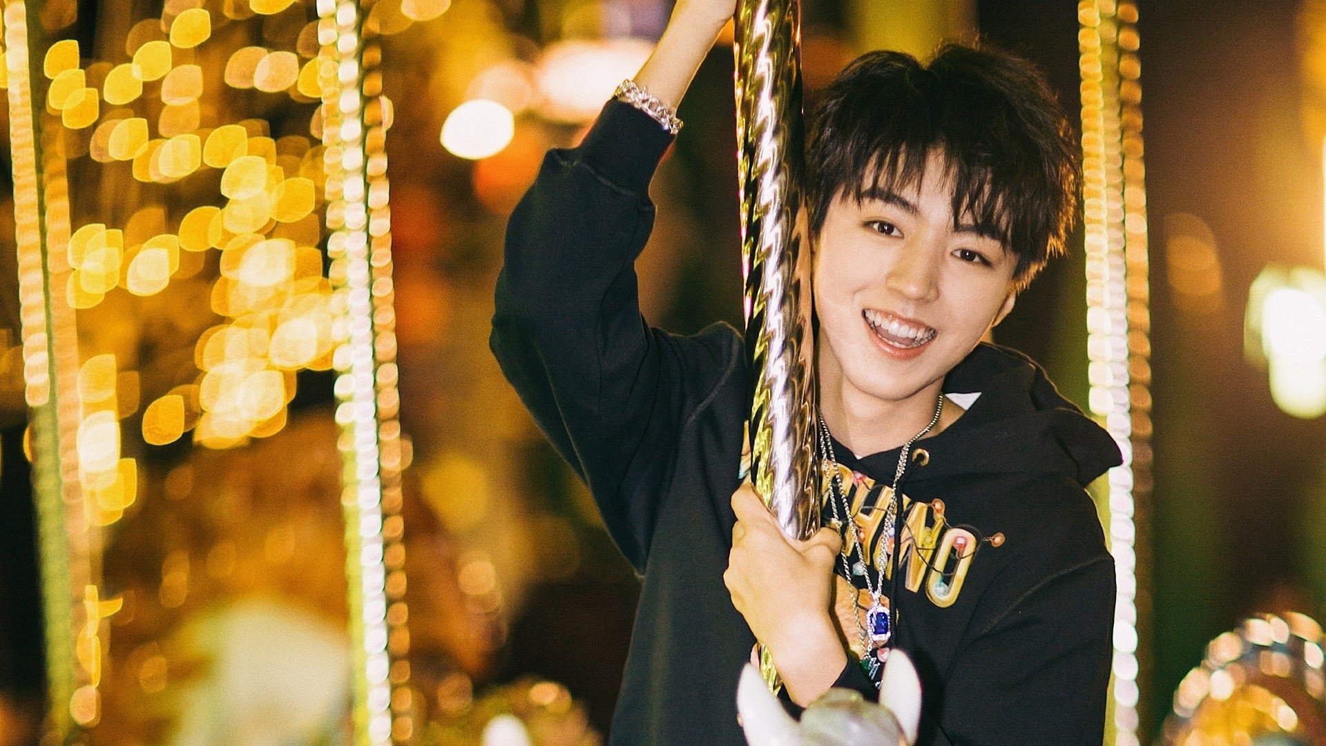 看到您的需求，这个组合确实独特而充满戏剧性。阿尔及利亚封锁切尔西并非字面的国家行为，而是指一位阿尔及利亚球星在球场上对切尔西形成的个人压制。这指向了一场充满故事性的欧战对决