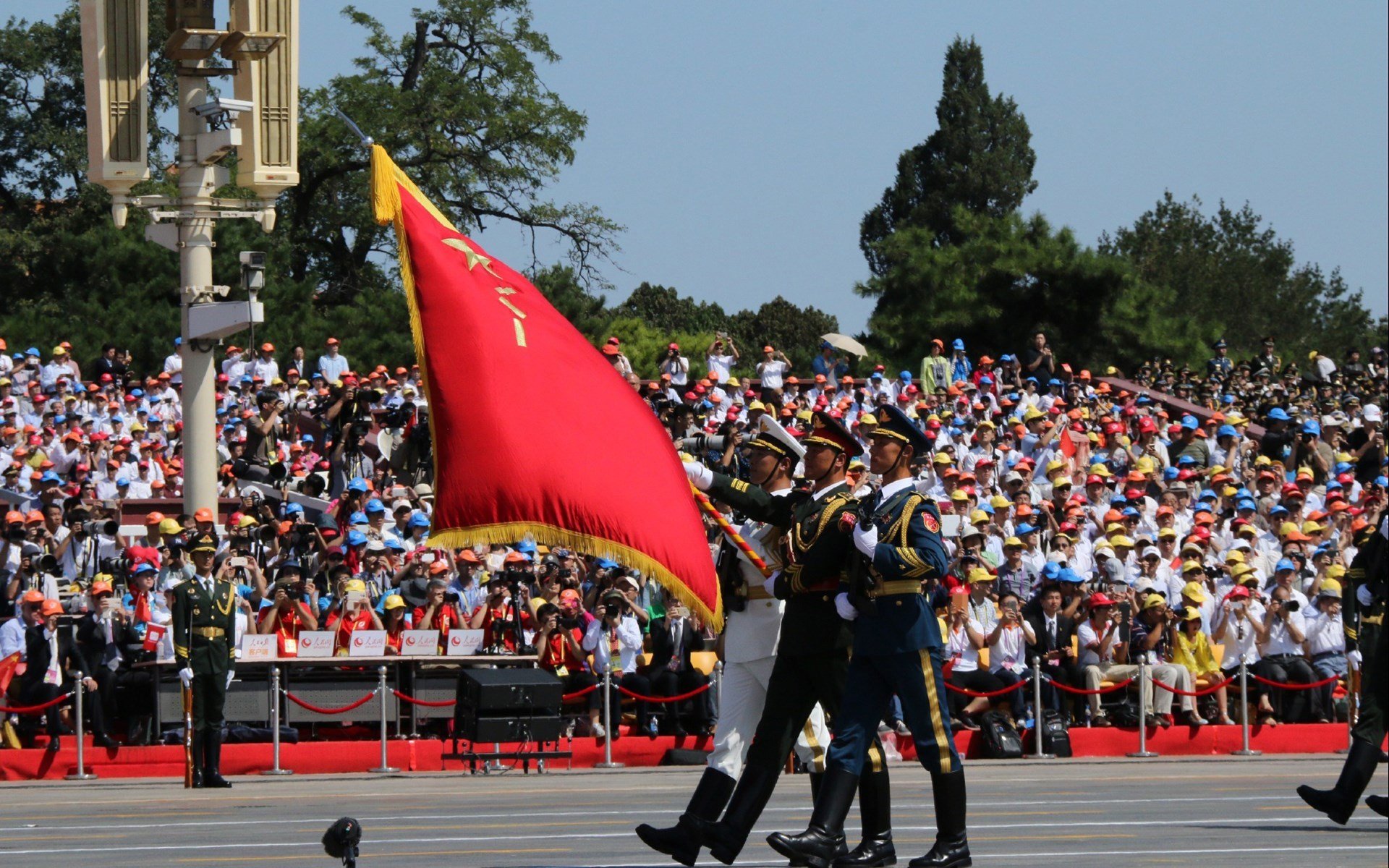 跨界的荣光,当詹姆斯站上美加墨世界杯的想象之夜