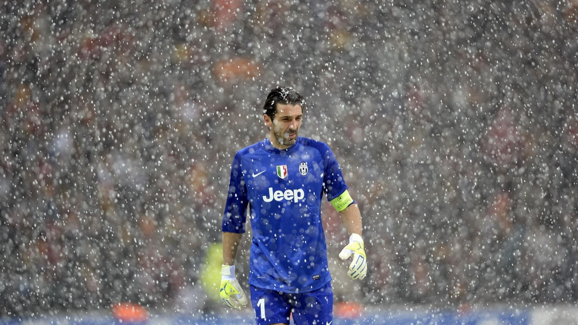 压哨与接管，足球基因里的时间密码