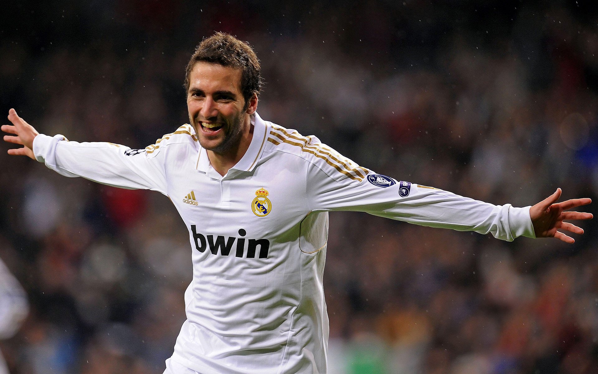 当盾与矛同时进化—从卡马文加的统治力到拜仁的防守锁链,看现代足球的胜负边际